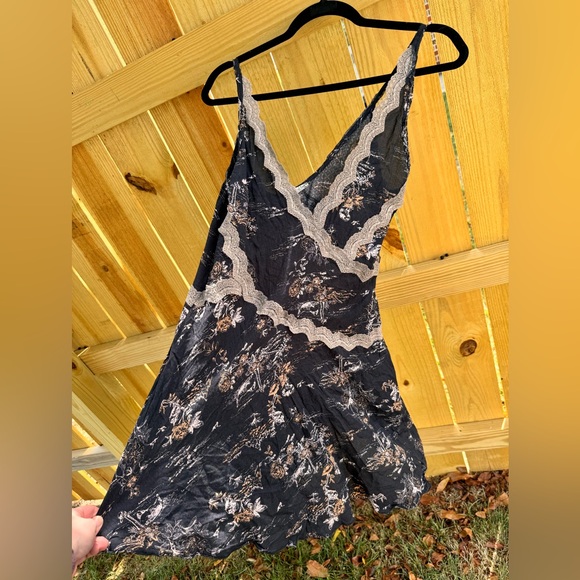 FREE PEOPLE INTIMATELY Slip My Mind Printed Trapeze Dress - Picture 2 of 14
